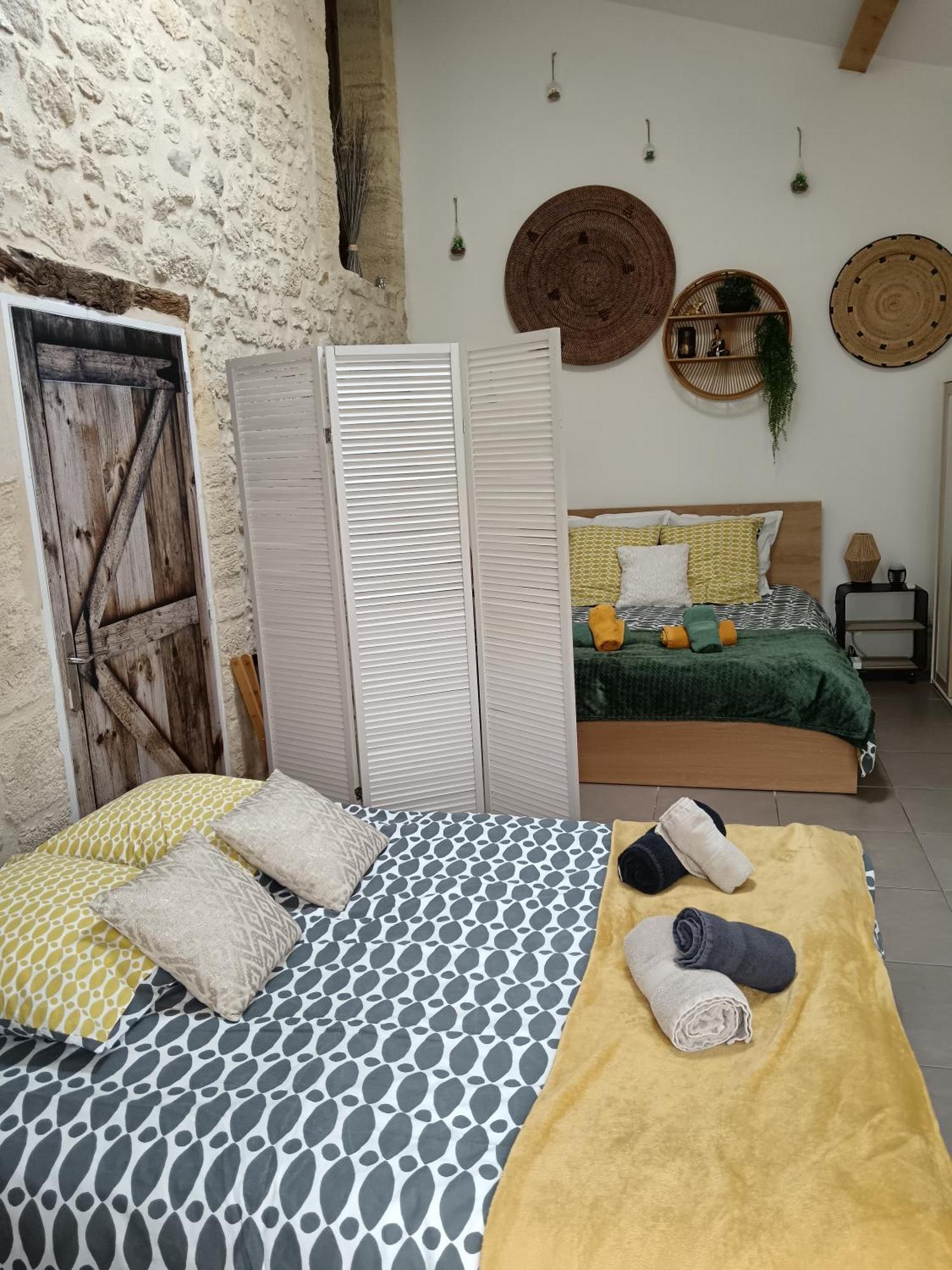 Le Cosy Cabarieu Bed & Breakfast Saint-Andre-de-Cubzac Room photo